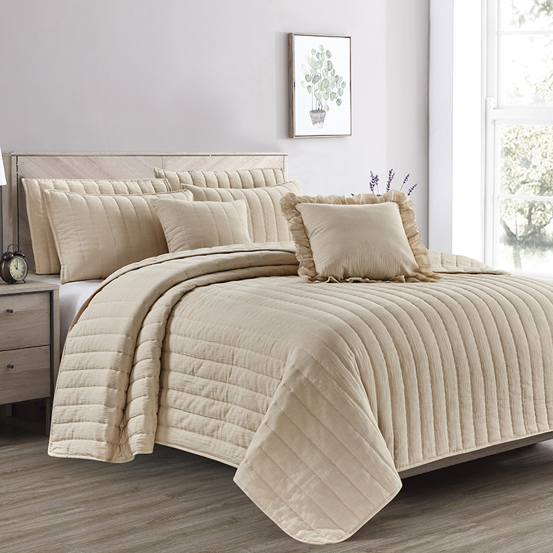 B00002 embroidery 3PCS beige quilt set