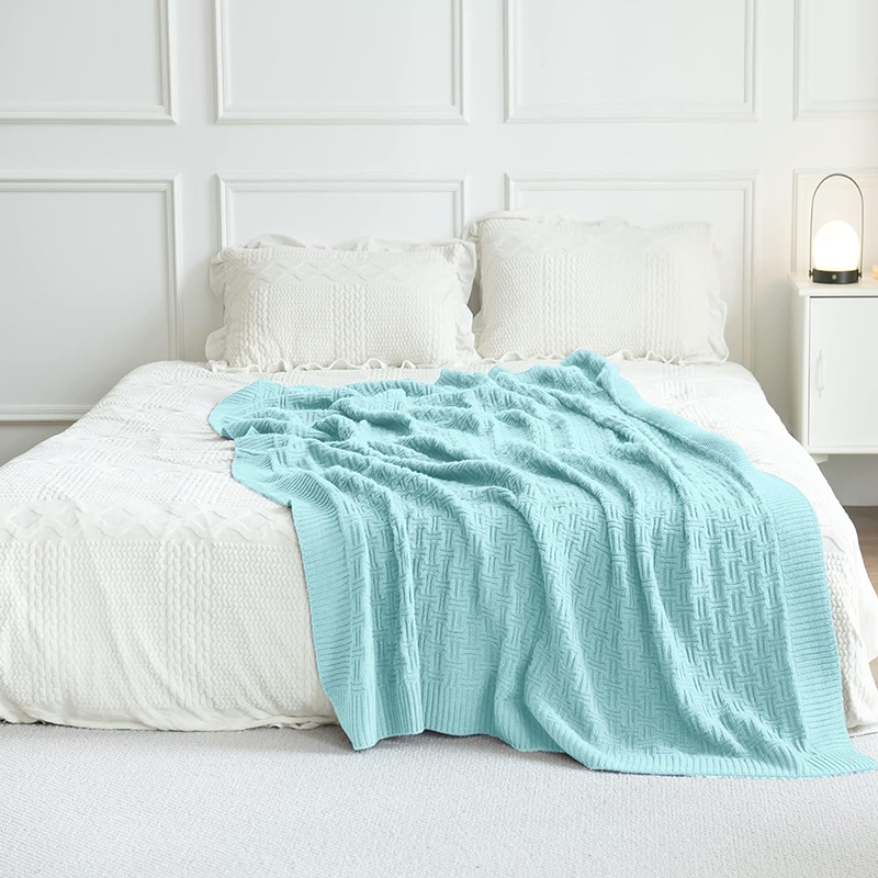 G00003 solid colored twisted knitted blanket